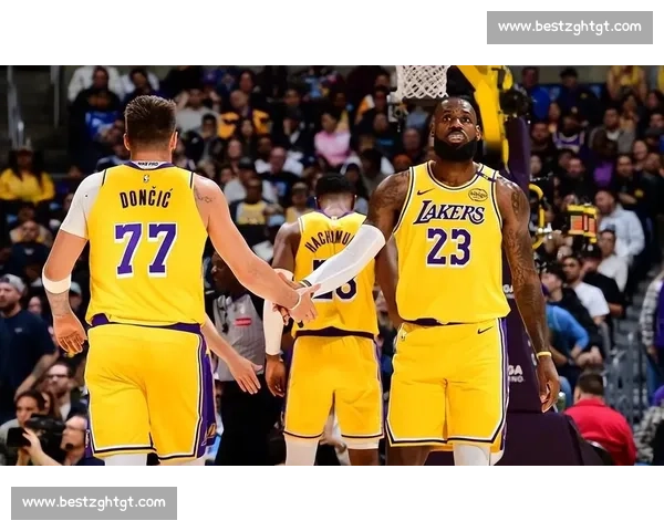 热火对决湖人焦点之战格林攻防表现决定比赛走向继续胜负悬念两队